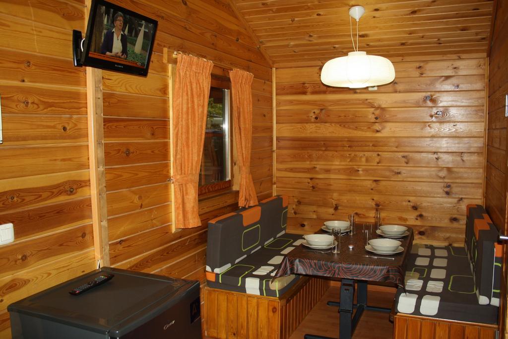 Bungalows Conca De Ter Vilallonga de Ter Room photo